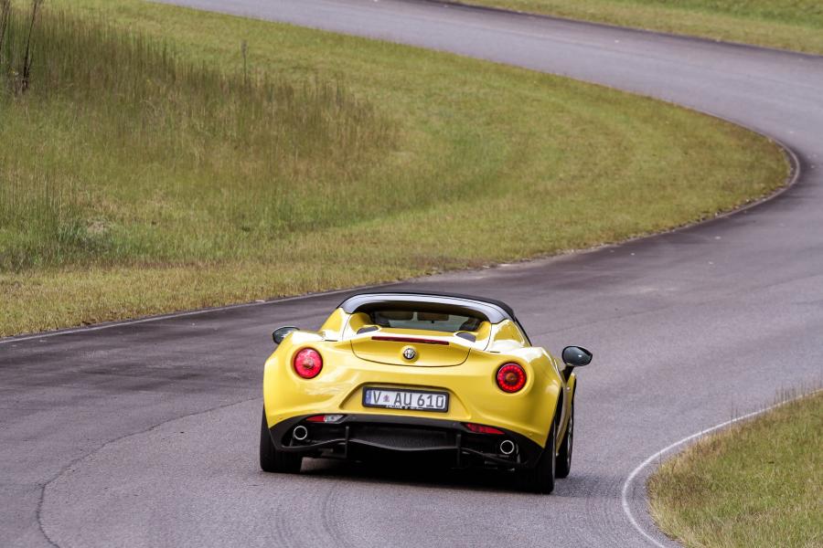  Alfa Romeo 4C Spider (960) 2015 года  (AU) (фото 34 из 40)